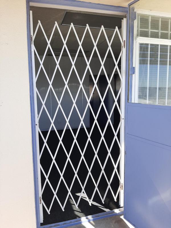 To Let commercial Property for Rent in Wynberg Western Cape